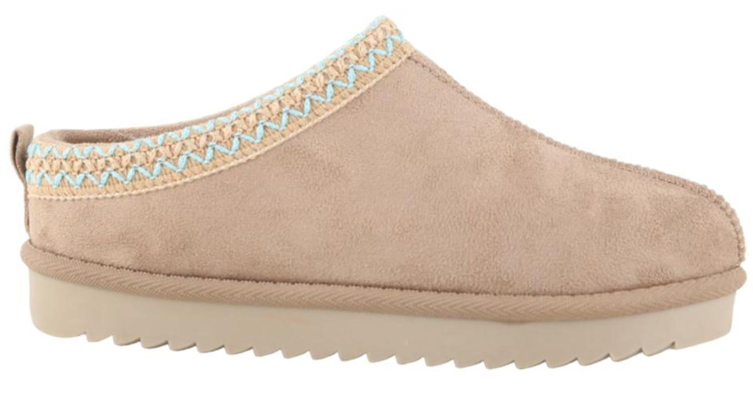 Women's Slip-On Slippers with Faux Fur Lining - Warm and Comfortable Footwear